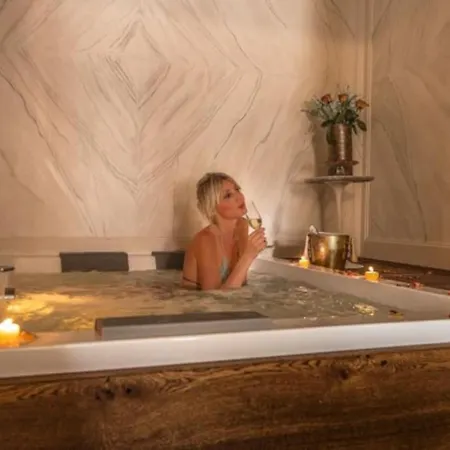 Wellness Con Jacuzzi Per 2 Persone Apartamento *